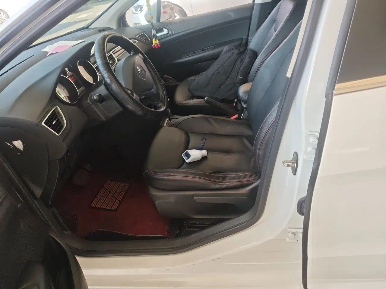 Peugeot 308 2014 Enjoy Edition Classic 1.6L Automatic Premium Model — миниатюра 16