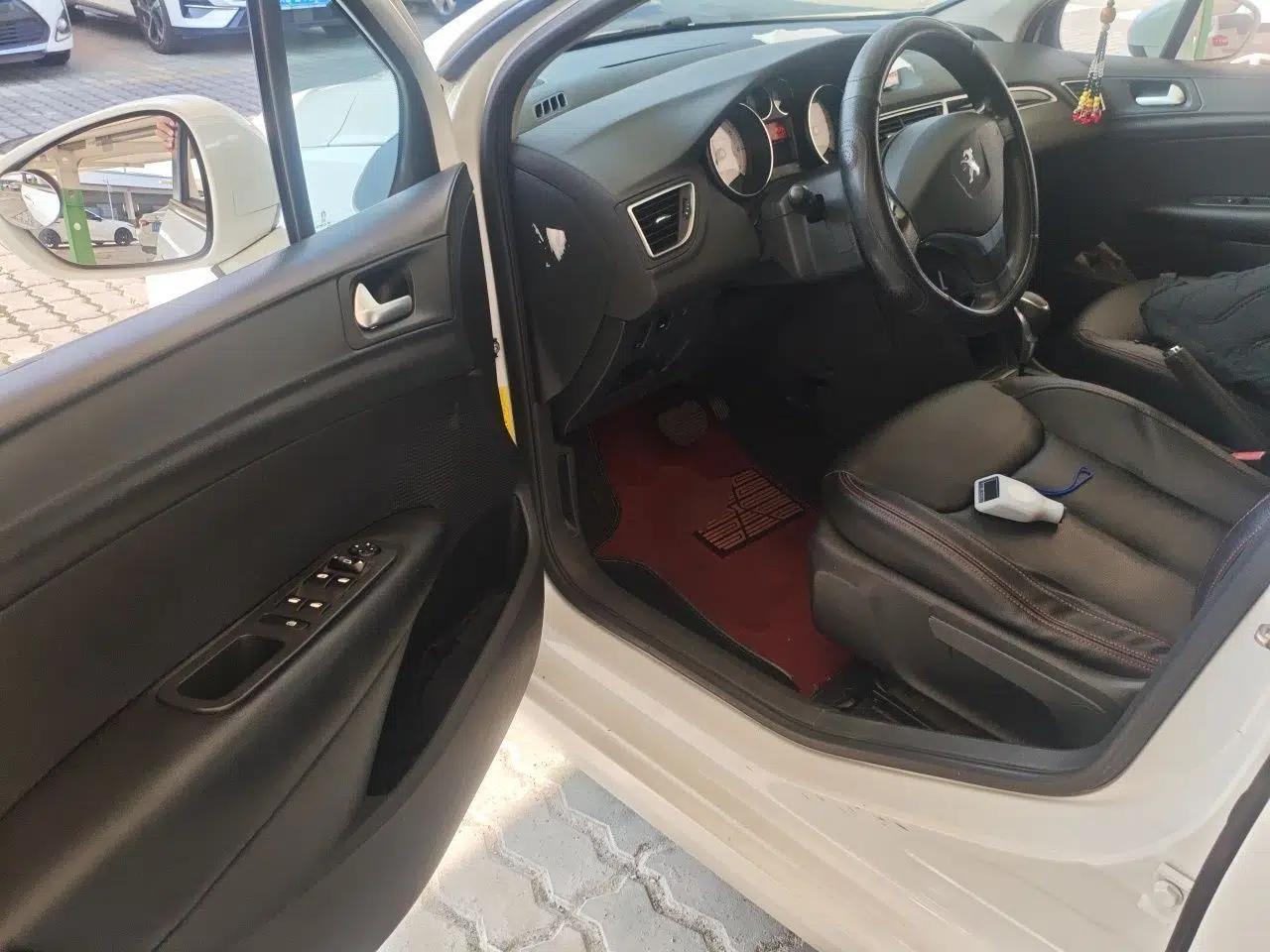 Peugeot 308 2014 Enjoy Edition Classic 1.6L Automatic Premium Model — миниатюра 17