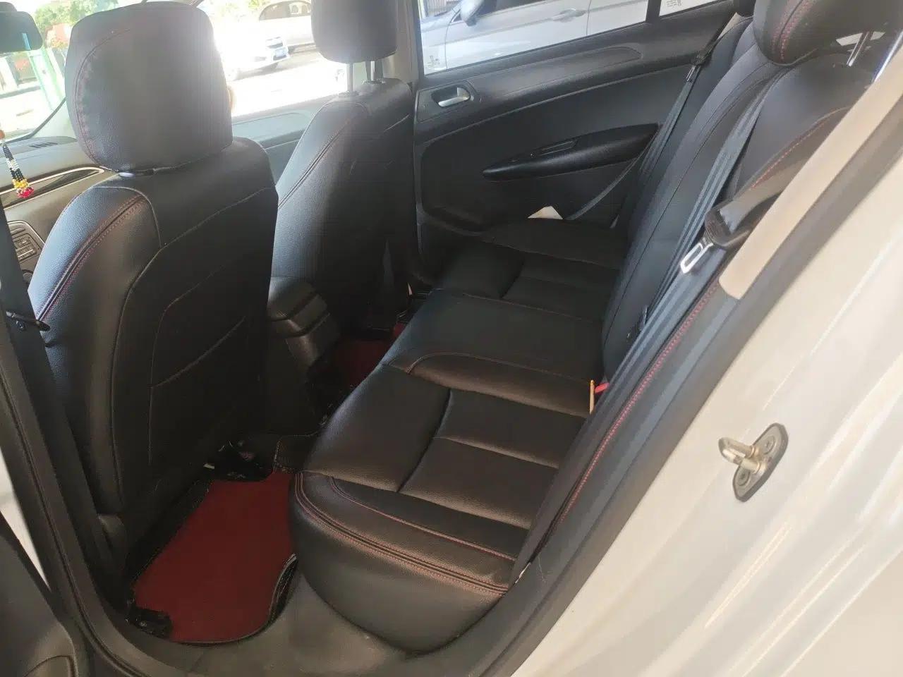 Peugeot 308 2014 Enjoy Edition Classic 1.6L Automatic Premium Model — миниатюра 18