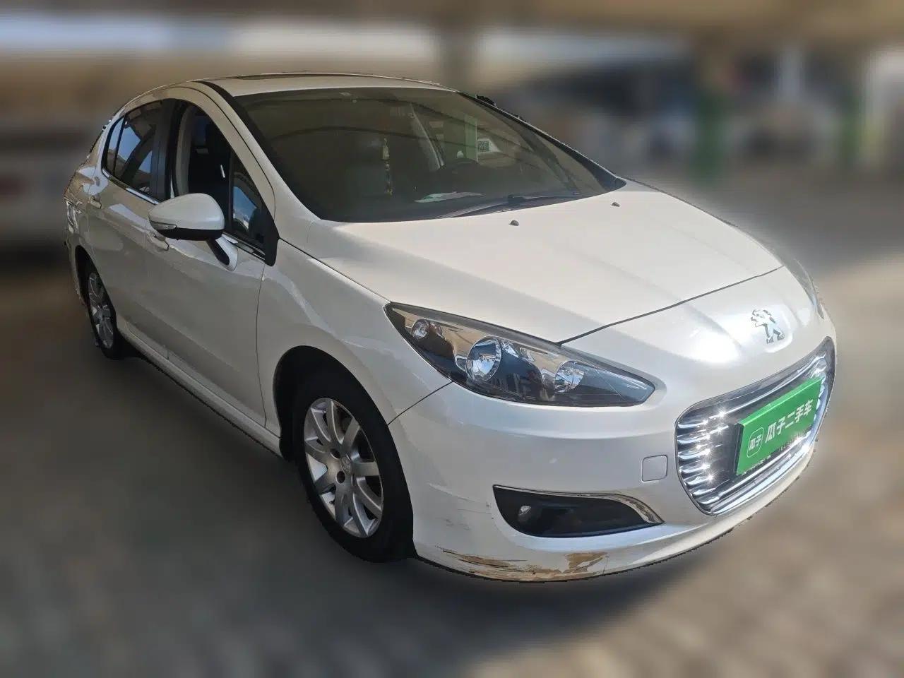 Peugeot 308 2014 Enjoy Edition Classic 1.6L Automatic Premium Model — миниатюра 3