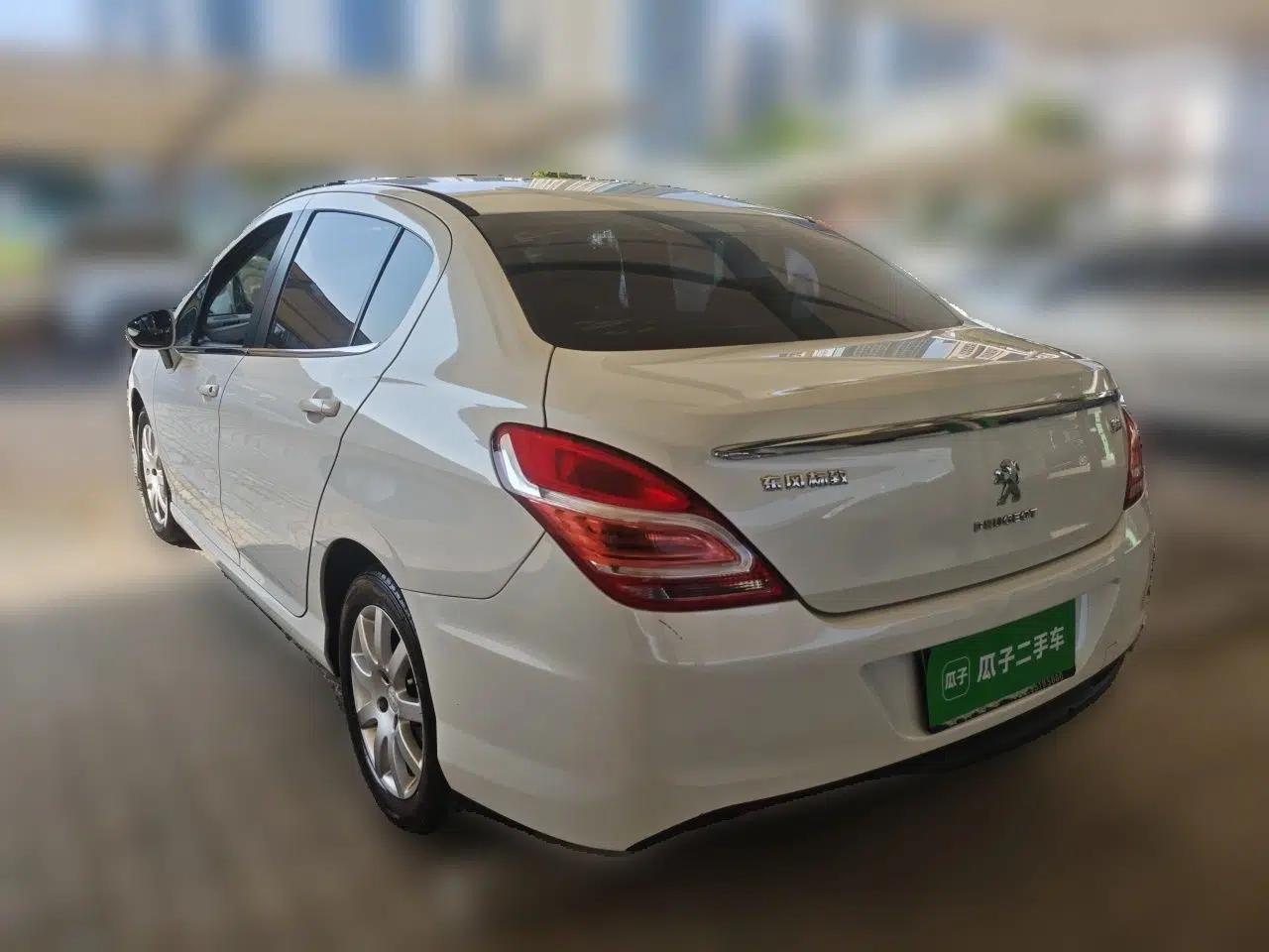 Peugeot 308 2014 Enjoy Edition Classic 1.6L Automatic Premium Model — миниатюра 4