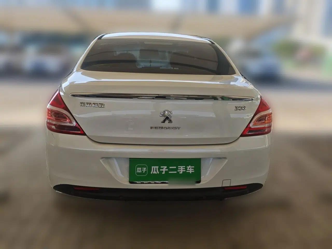 Peugeot 308 2014 Enjoy Edition Classic 1.6L Automatic Premium Model — миниатюра 5