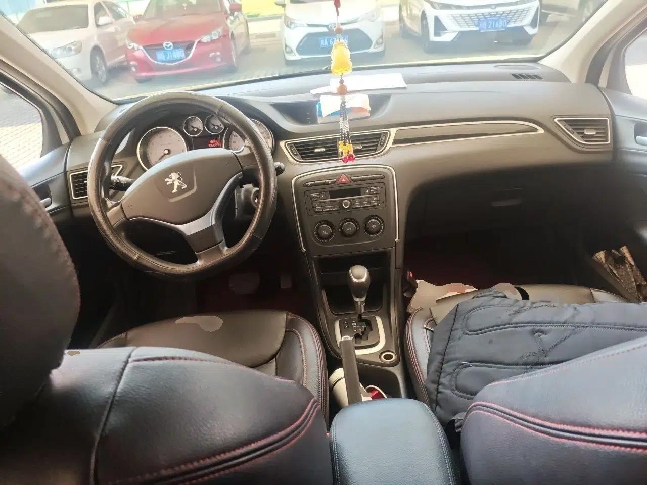 Peugeot 308 2014 Enjoy Edition Classic 1.6L Automatic Premium Model — миниатюра 10