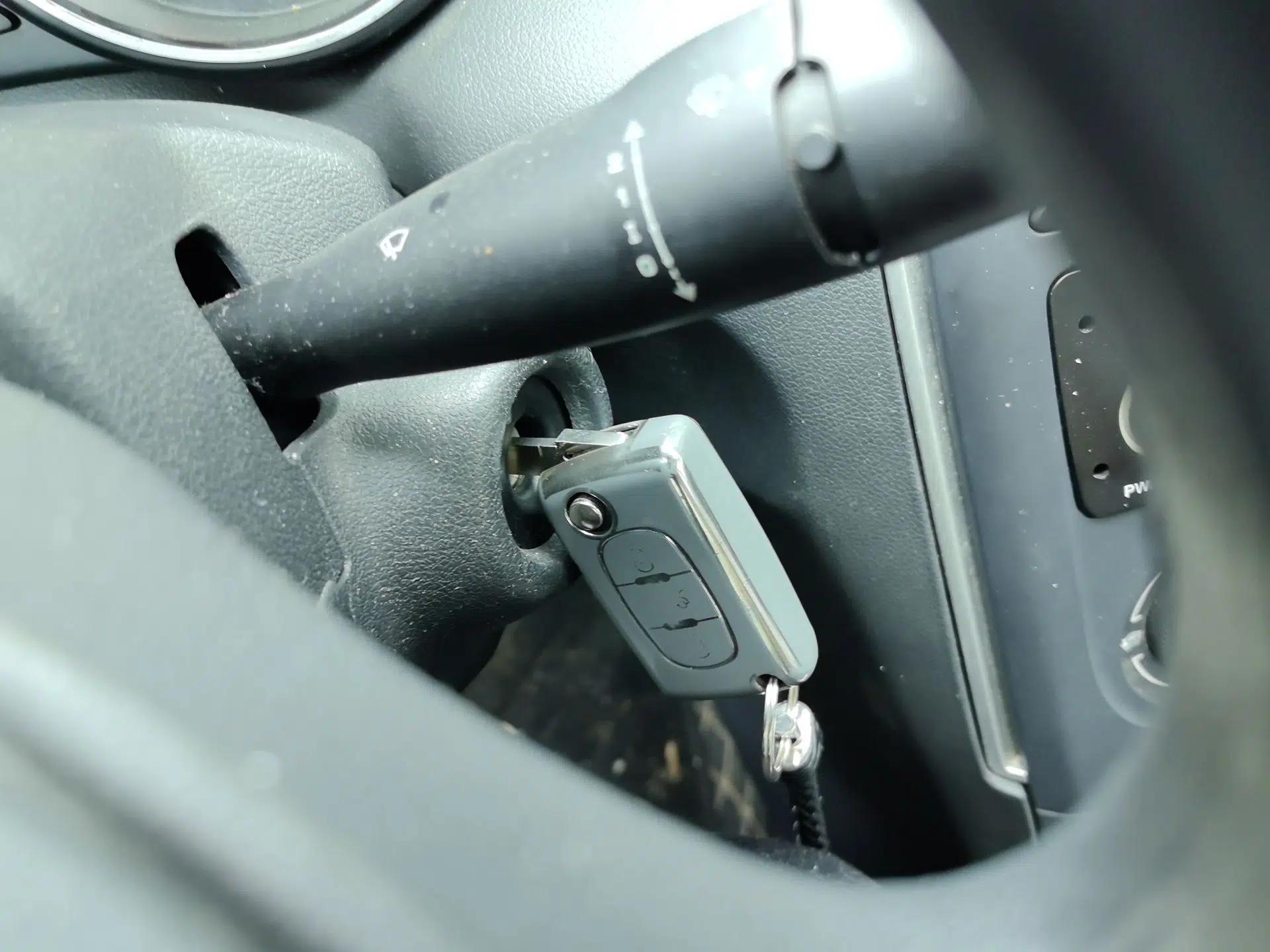 Peugeot 308 2013 1.6L Automatic YouShang Model — миниатюра 9