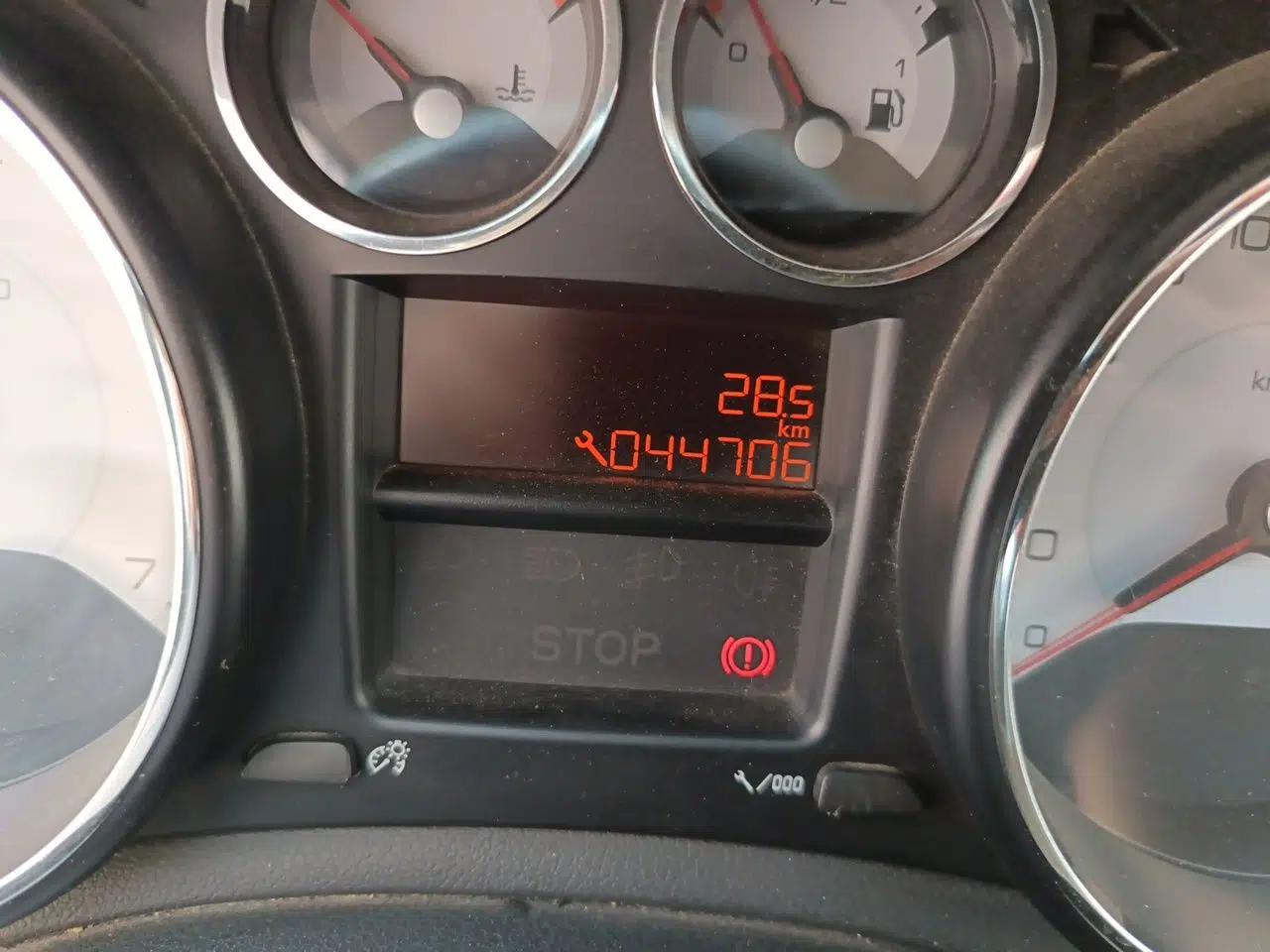 Peugeot 308 2013 1.6L Manual YouShang Model — миниатюра 13