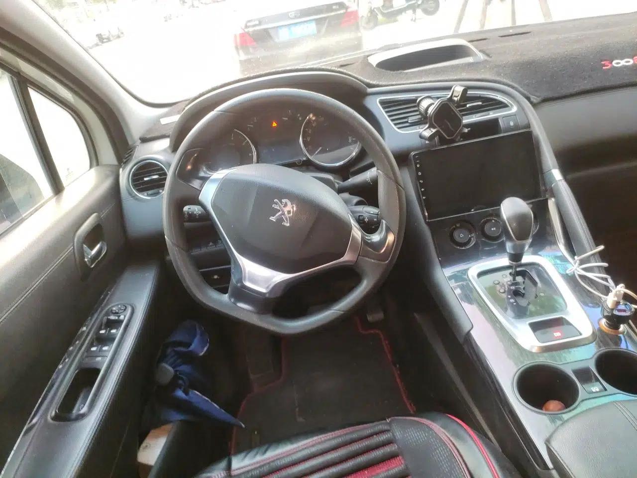 Peugeot 3008 2015 2.0L Automatic Classic Edition — миниатюра 11