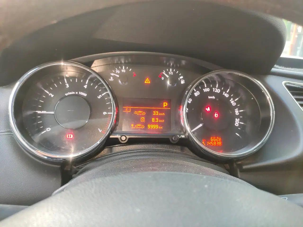 Peugeot 3008 2015 2.0L Automatic Classic Edition — миниатюра 12