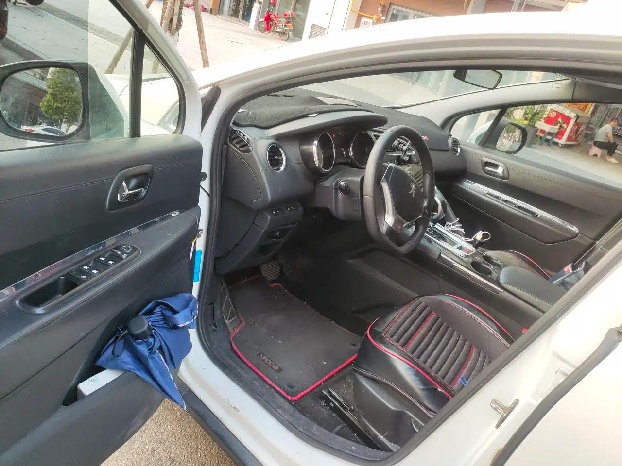 Peugeot 3008 2015 2.0L Automatic Classic Edition — миниатюра 17