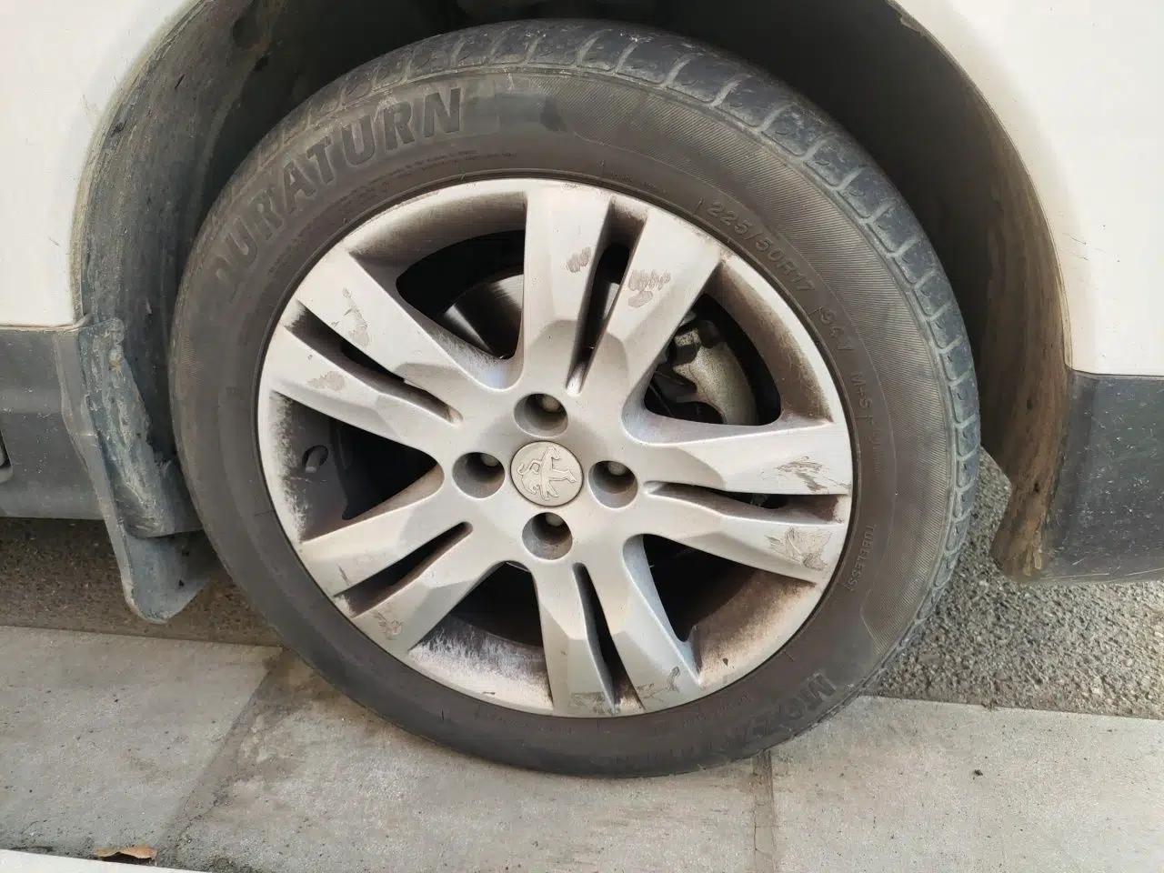 Peugeot 3008 2015 2.0L Automatic Classic Edition — миниатюра 8