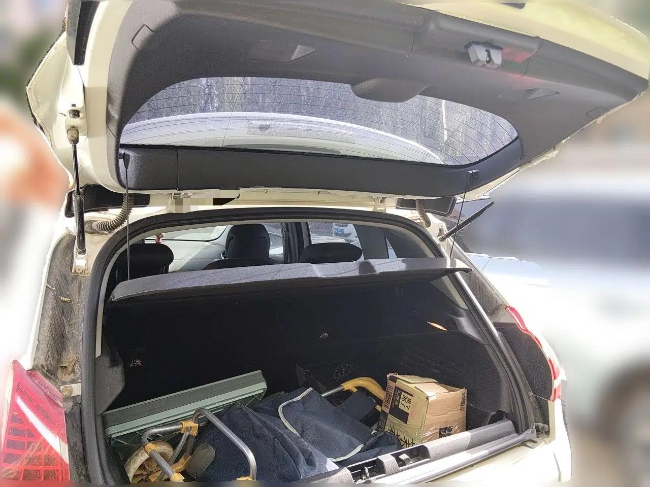 Peugeot 3008 2015 2.0L Automatic Trend Edition — миниатюра 16