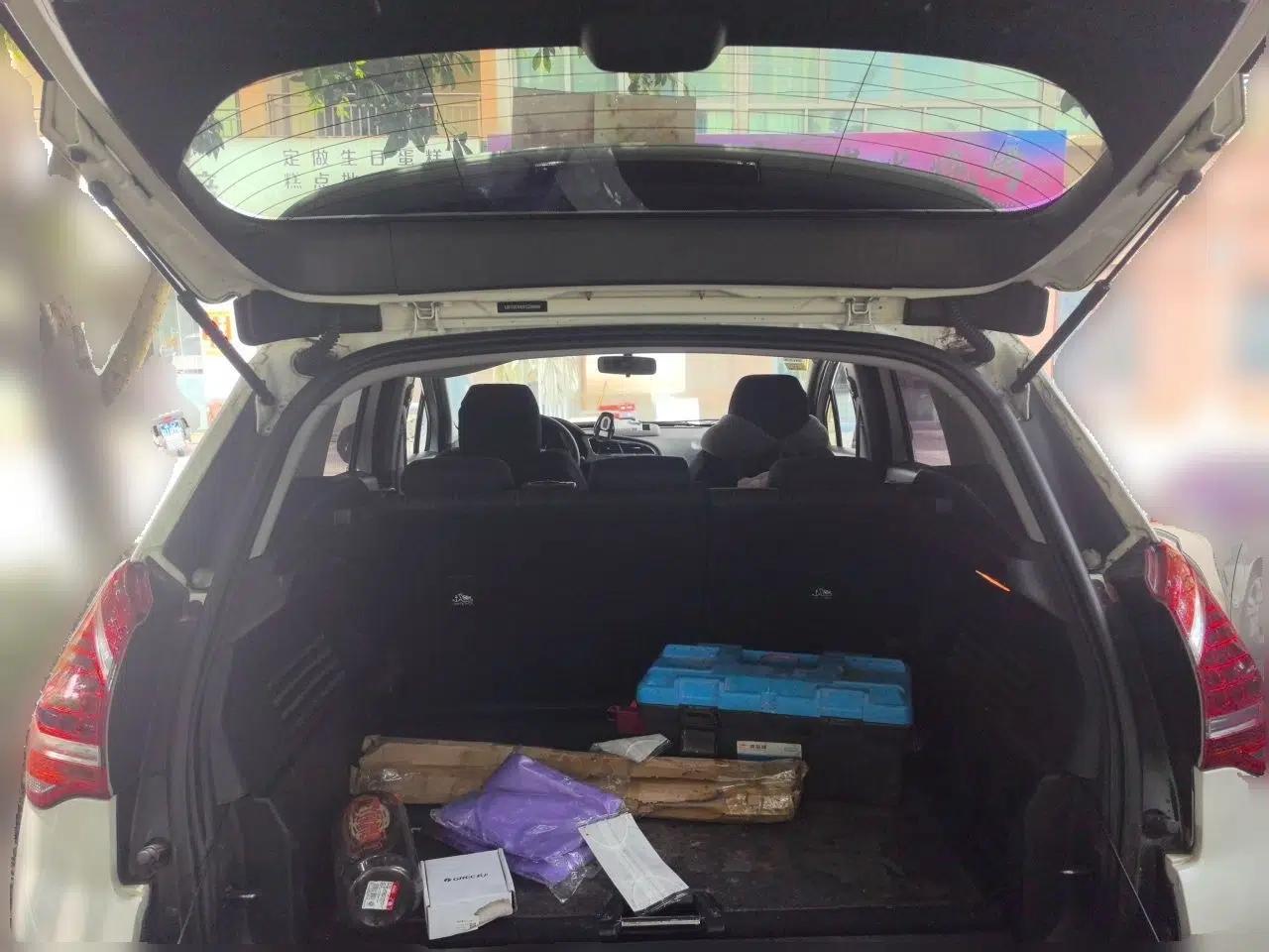 Peugeot 3008 2015 2.0L Automatic Classic Edition — миниатюра 20
