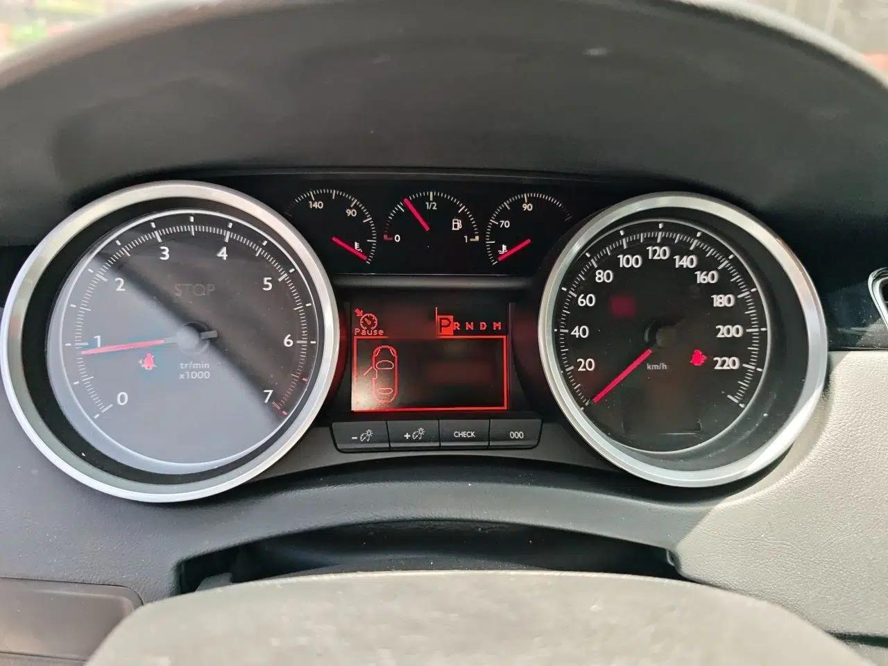 Peugeot 508 2015 2.0L Automatic ZhiZhen Edition — миниатюра 8