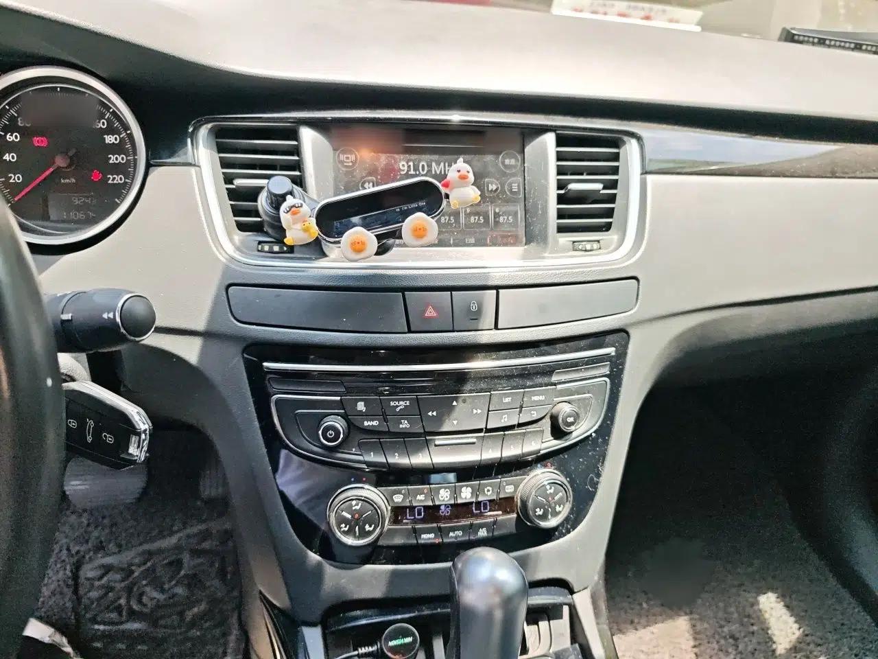 Peugeot 508 2015 2.0L Automatic ZhiZhen Edition — миниатюра 10