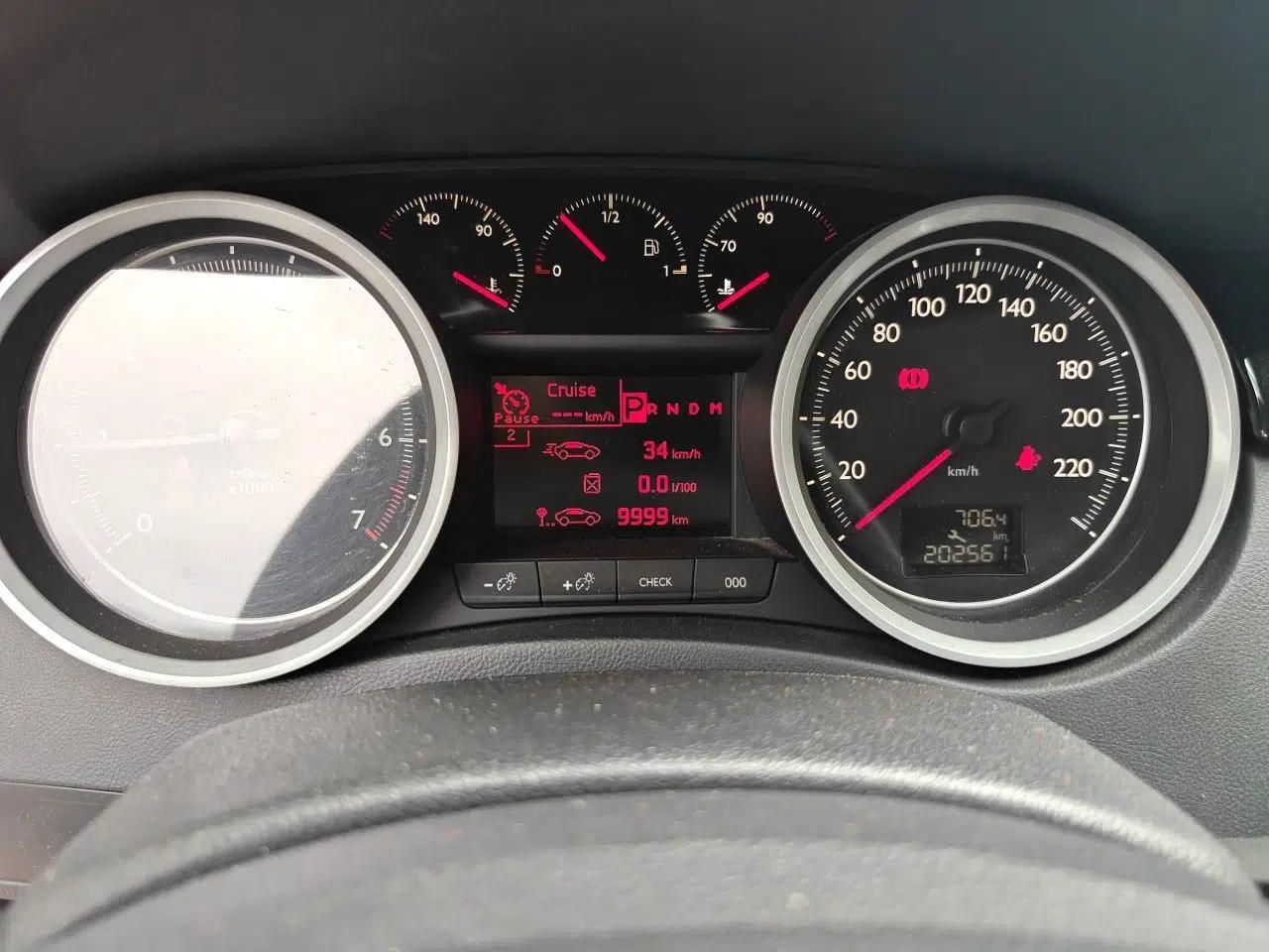 Peugeot 508 2013 2.0L 2nd Anniversary Edition Automatic Smart Enjoyment Version — миниатюра 12