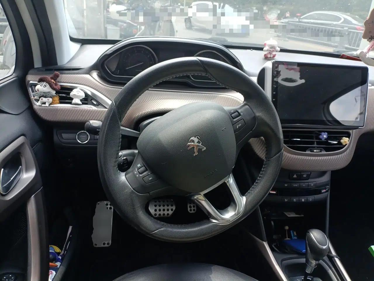 Peugeot 2008 2014 1.6L Automatic Navigation Edition — миниатюра 11