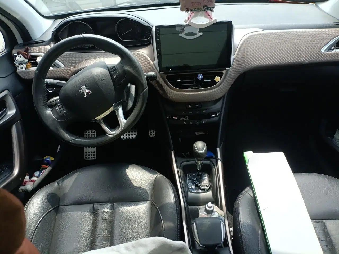Peugeot 2008 2014 1.6L Automatic Navigation Edition — миниатюра 10