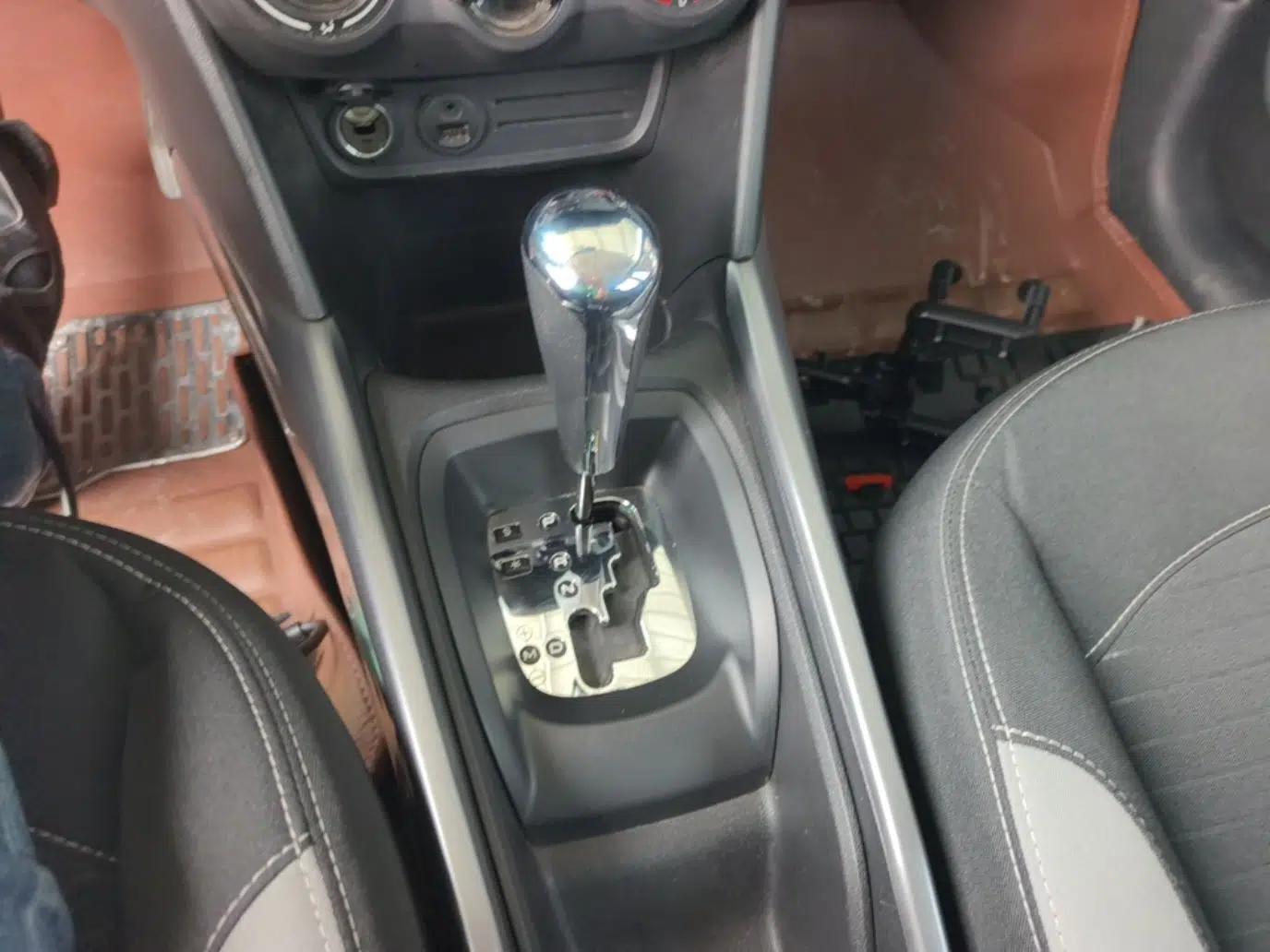 Peugeot 2008 2014 1.6L Automatic Trend Edition — миниатюра 17
