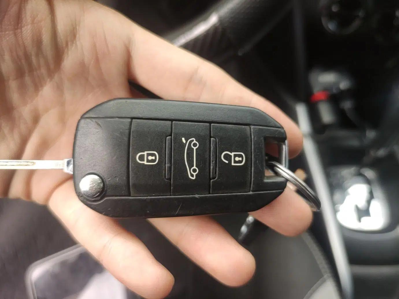 Peugeot 2008 2014 1.6L Automatic Trend Edition — миниатюра 12