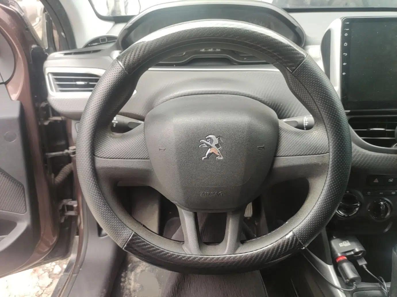 Peugeot 2008 2014 1.6L Automatic Trend Edition — миниатюра 14