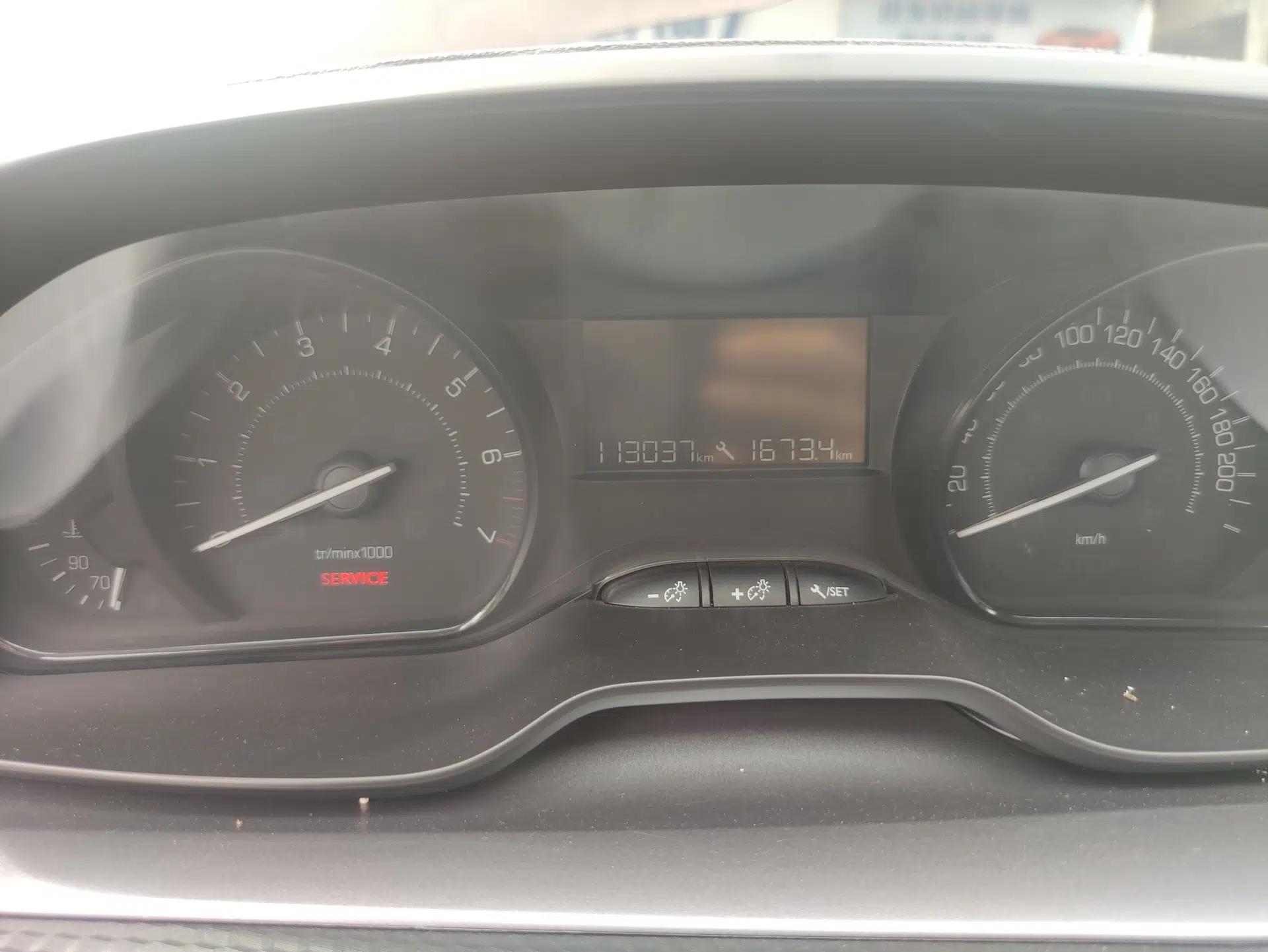 Peugeot 2008 2014 1.6L Automatic Trend Edition — миниатюра 15