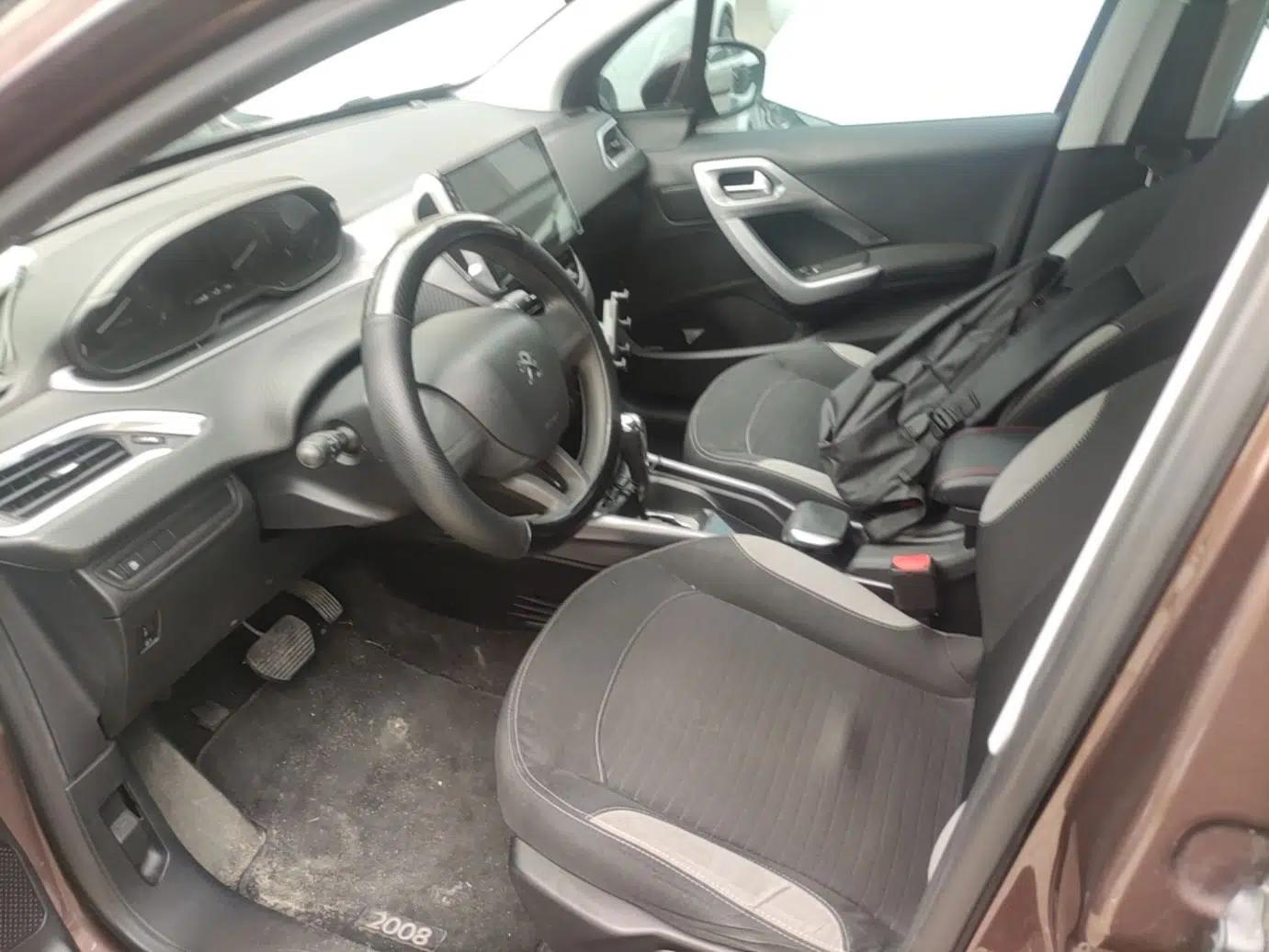 Peugeot 2008 2014 1.6L Automatic Trend Edition — миниатюра 18