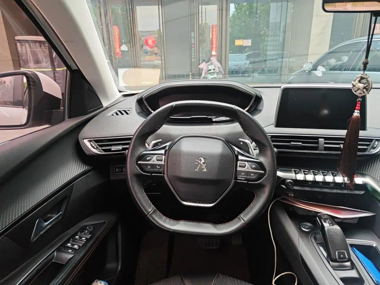 Peugeot 5008 2017 380THP 7-Seater Elite Edition — миниатюра 11