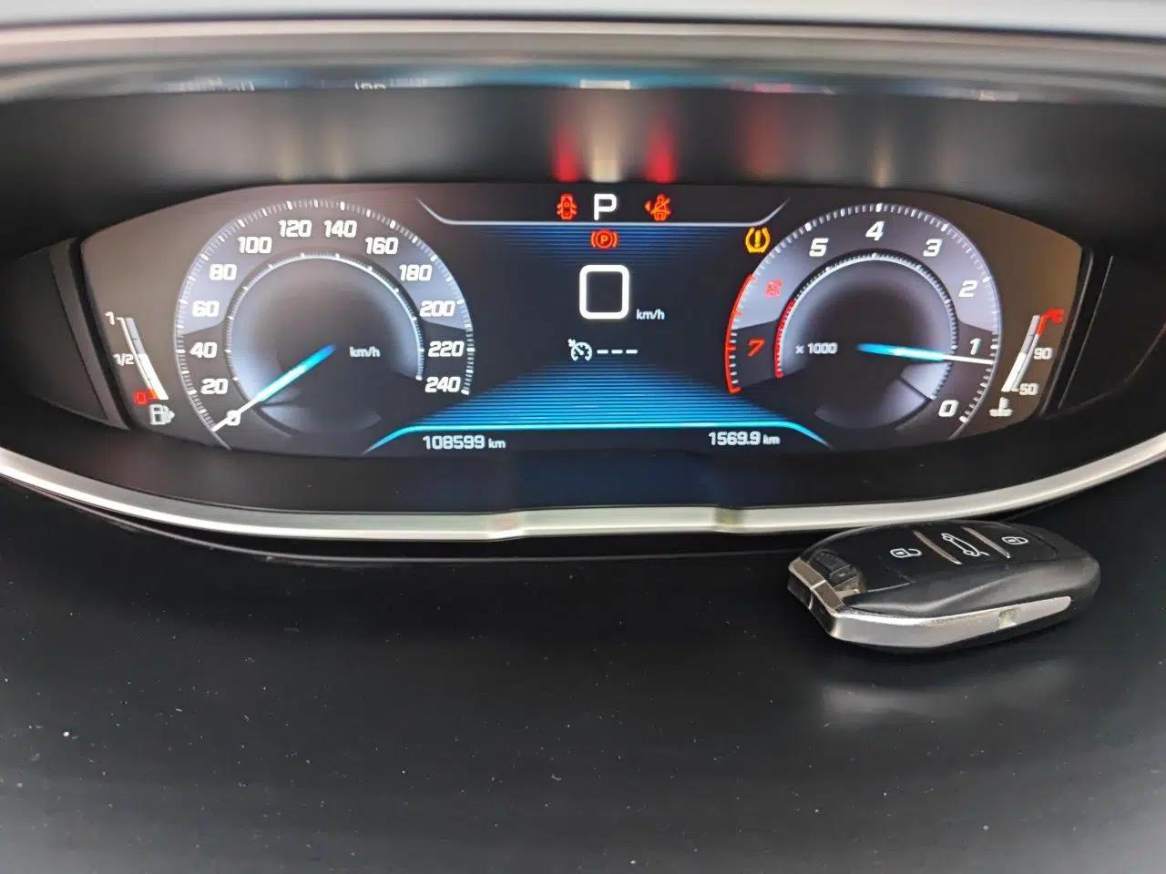 Peugeot 5008 2017 380THP 7-Seater Elite Edition — миниатюра 13