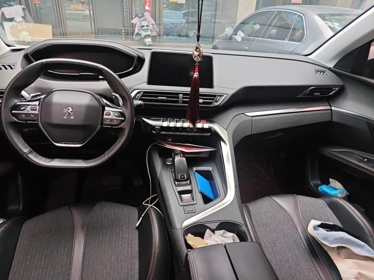 Peugeot 5008 2017 380THP 7-Seater Elite Edition — миниатюра 10