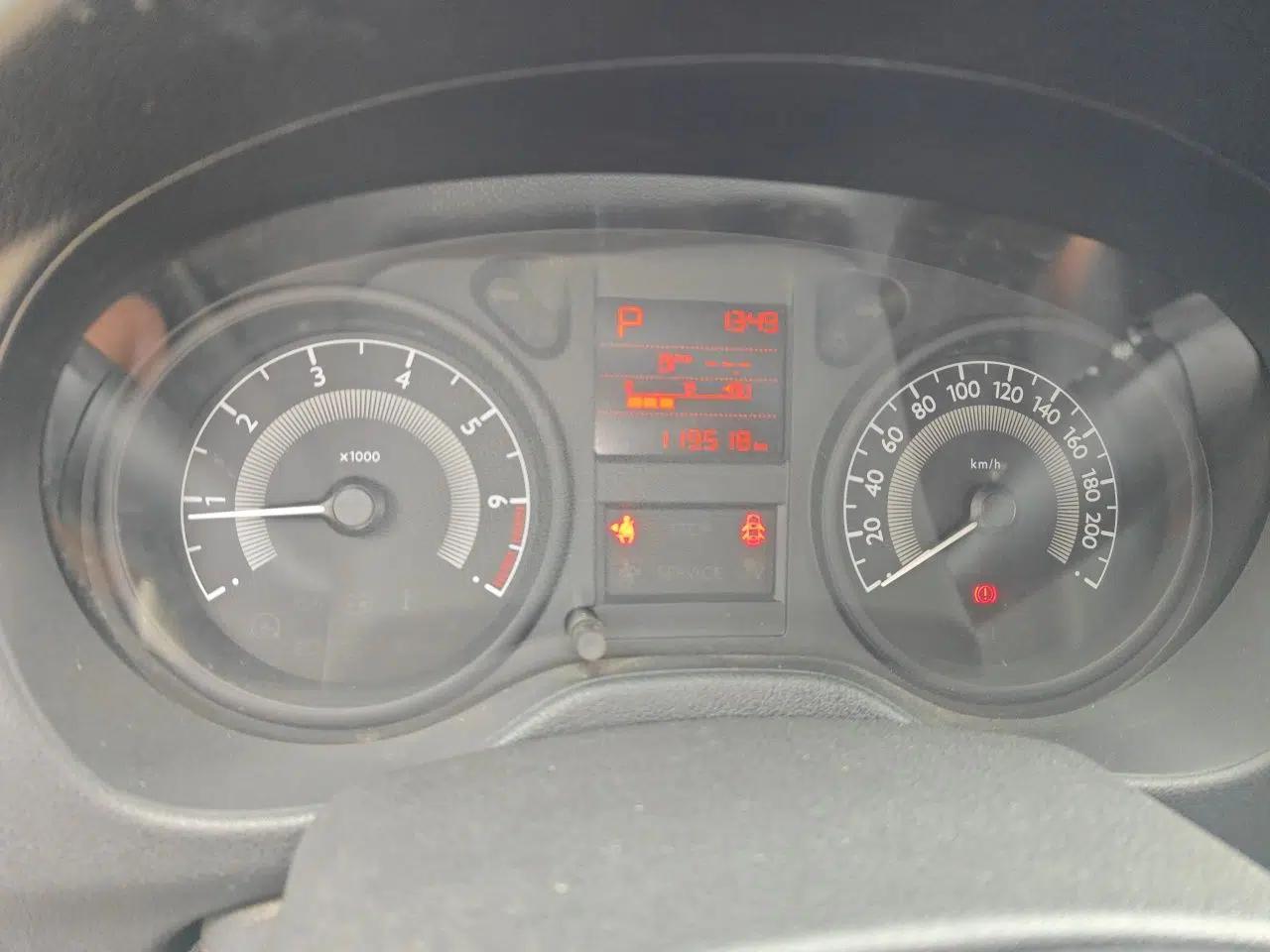 Peugeot 301 2014 1.6L Automatic Comfort Edition — миниатюра 13