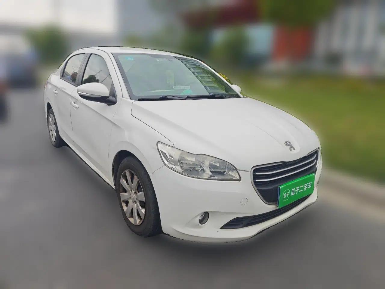 Peugeot 301 2014 1.6L Automatic Comfort Edition — миниатюра 3