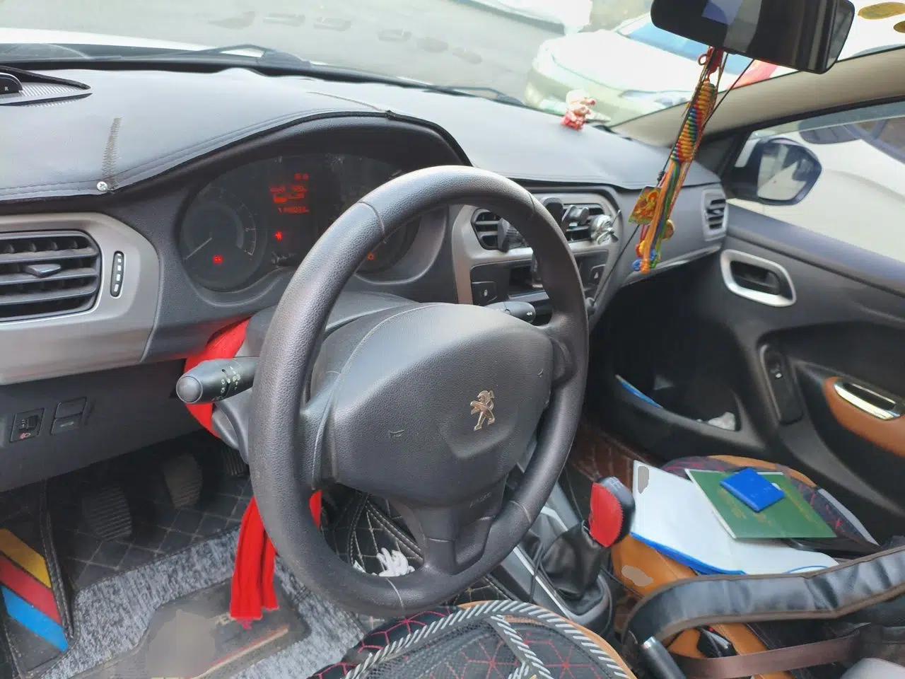 Peugeot 301 2016 1.6L Manual Comfort Edition — миниатюра 11