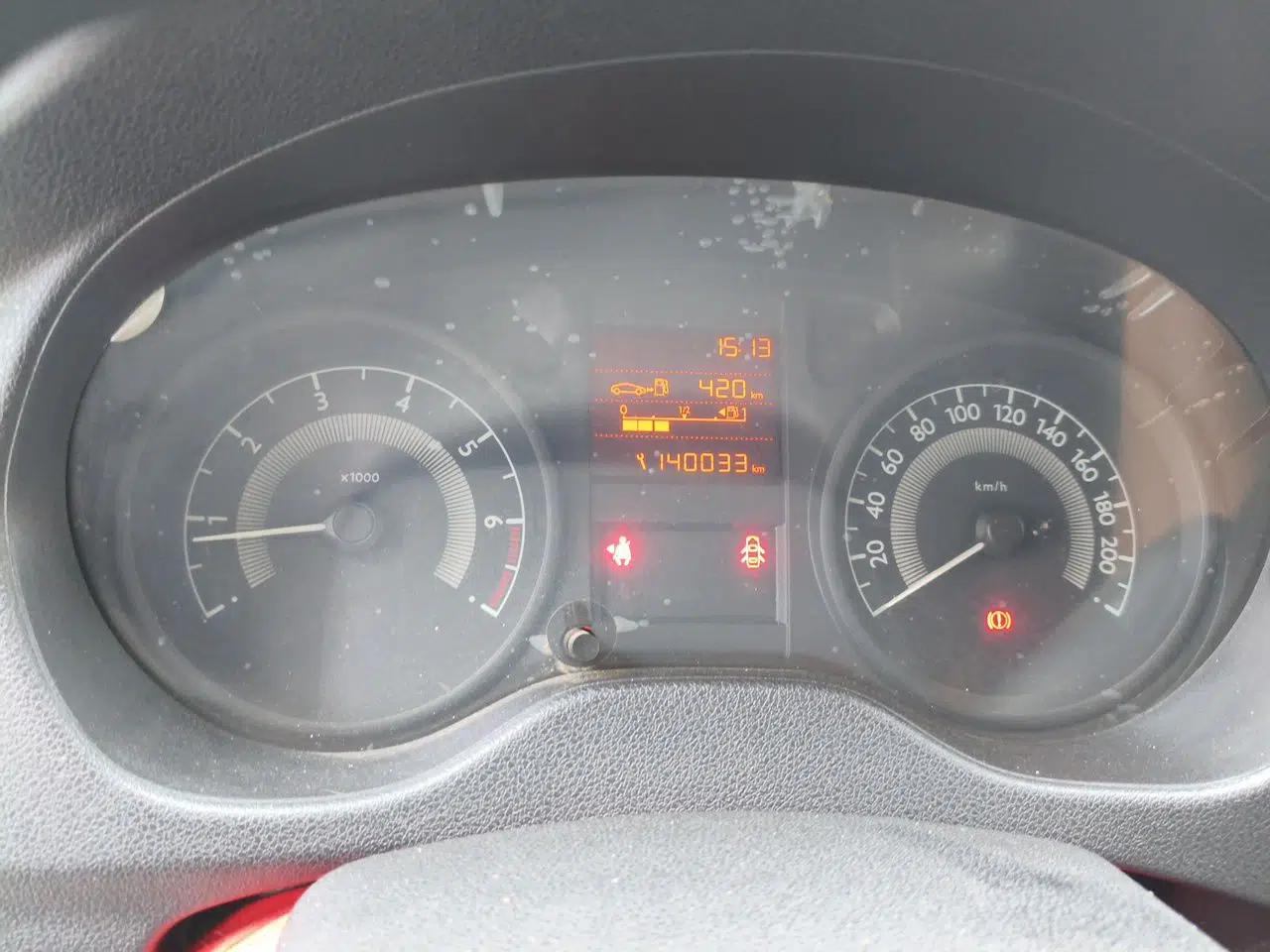 Peugeot 301 2016 1.6L Manual Comfort Edition — миниатюра 13
