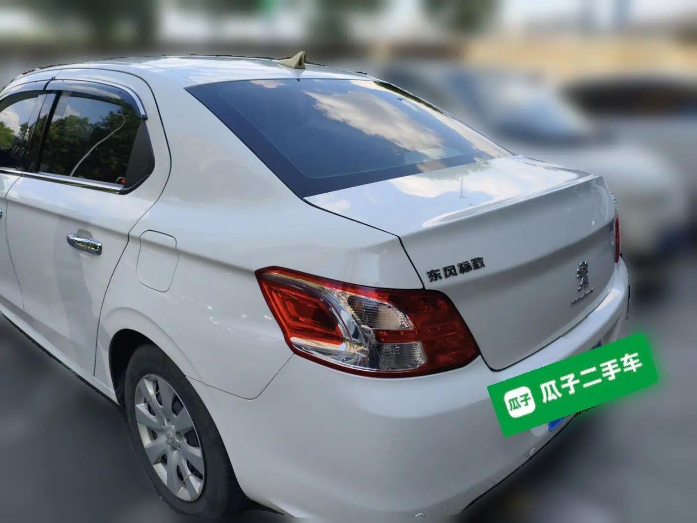 Peugeot 301 2016 1.6L Manual Comfort Edition — миниатюра 4