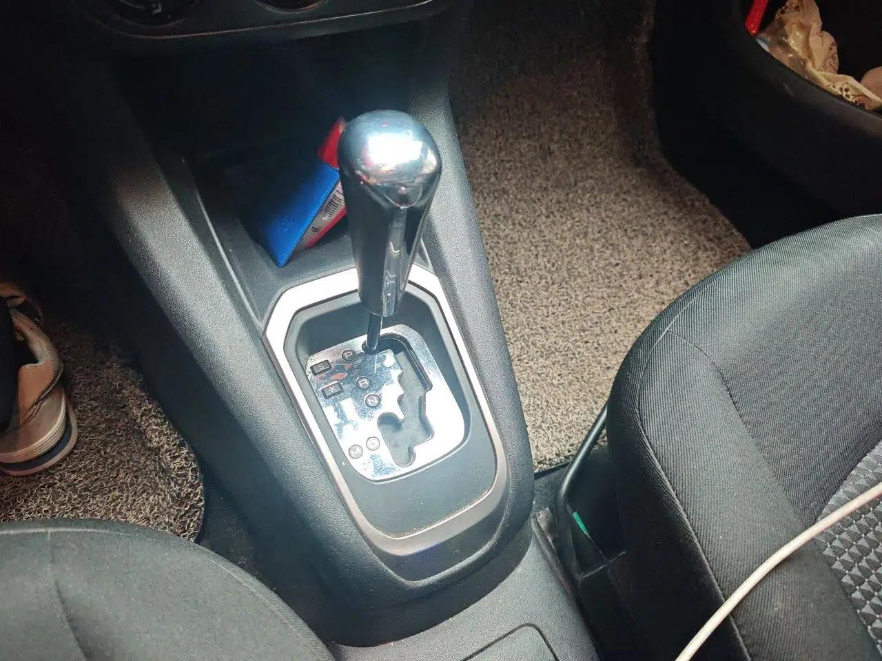 Peugeot 301 2014 1.6L Automatic Comfort Edition — миниатюра 15