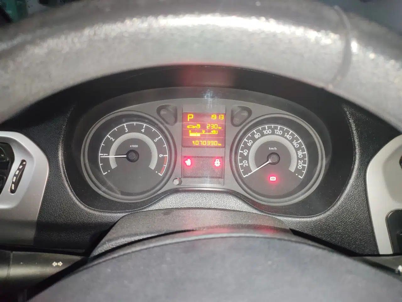 Peugeot 301 2014 1.6L Automatic Comfort Edition — миниатюра 12