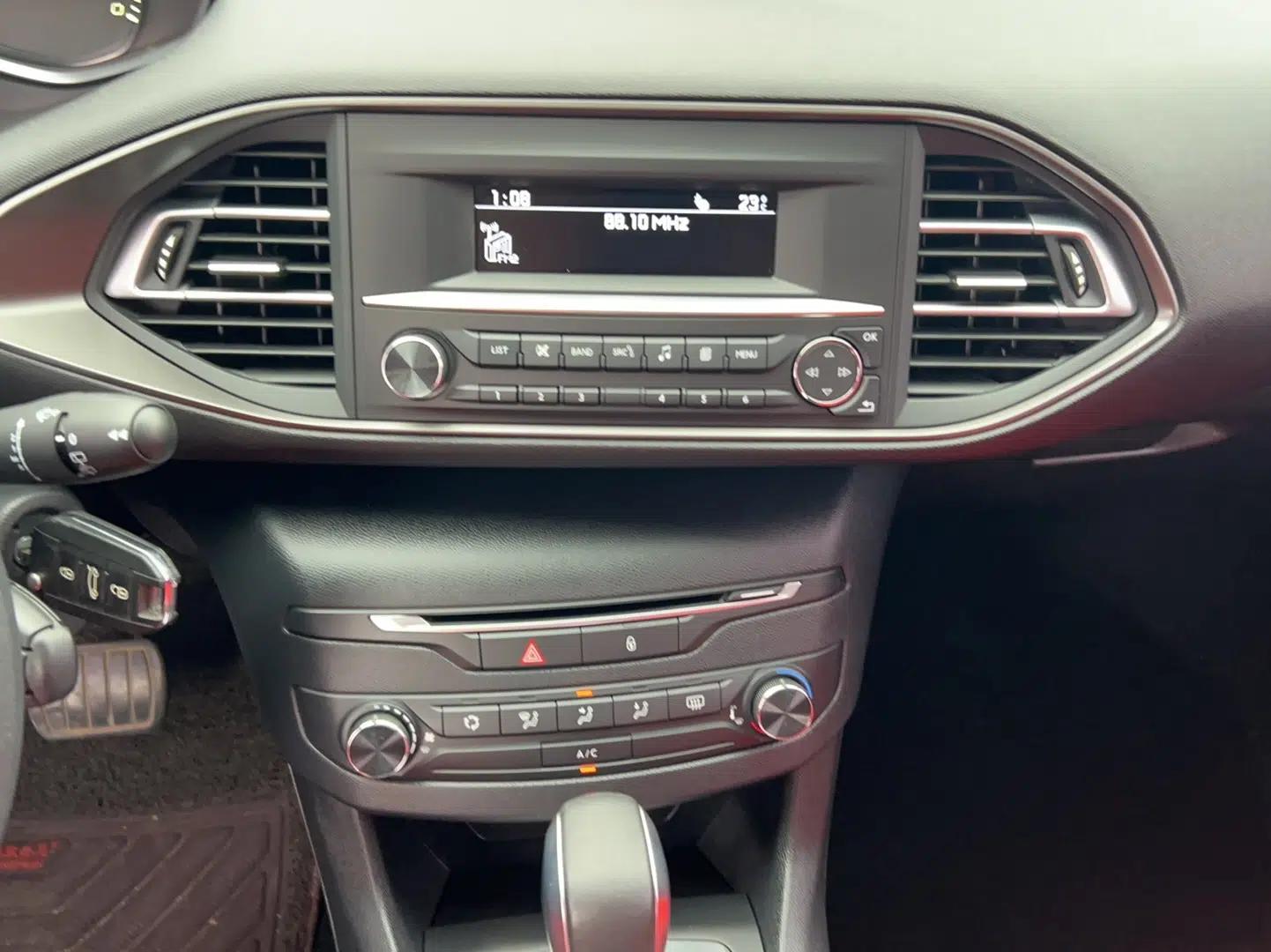 Peugeot 308S 2015 1.2T Automatic Shangchi Edition — миниатюра 12