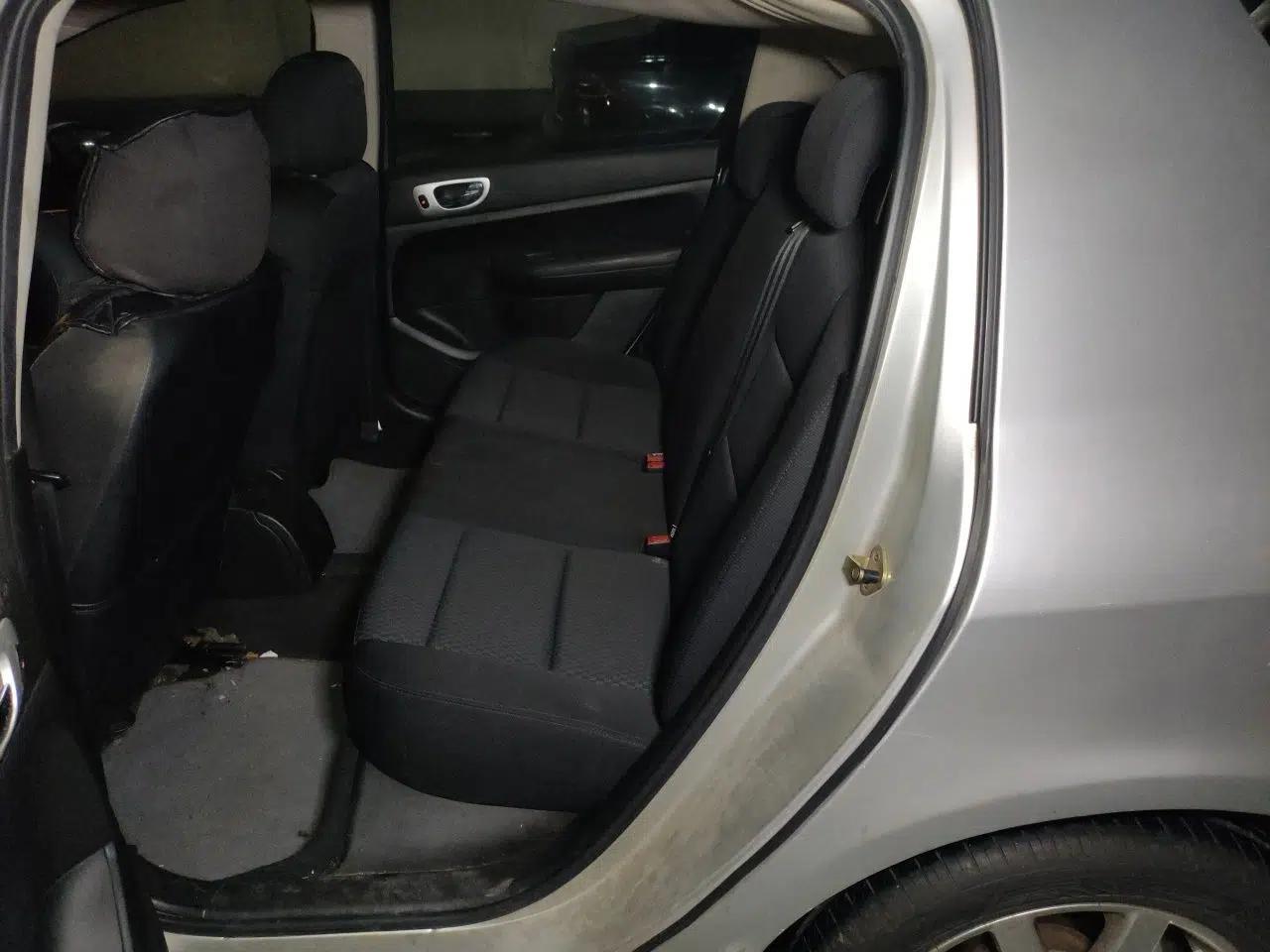 Peugeot 307 2013 Hatchback 1.6L Manual Comfort Edition — миниатюра 18