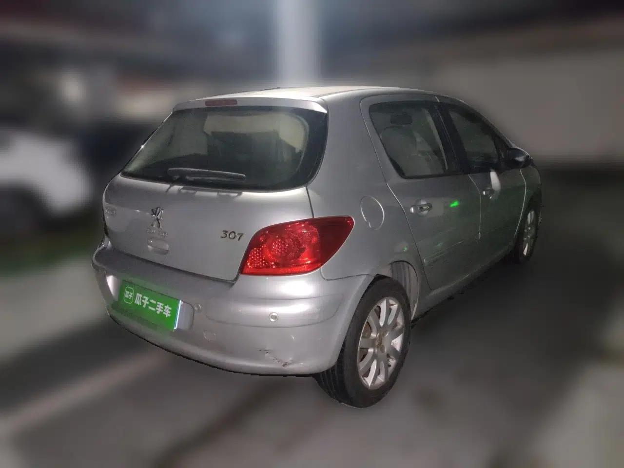 Peugeot 307 2013 Hatchback 1.6L Manual Comfort Edition — миниатюра 6