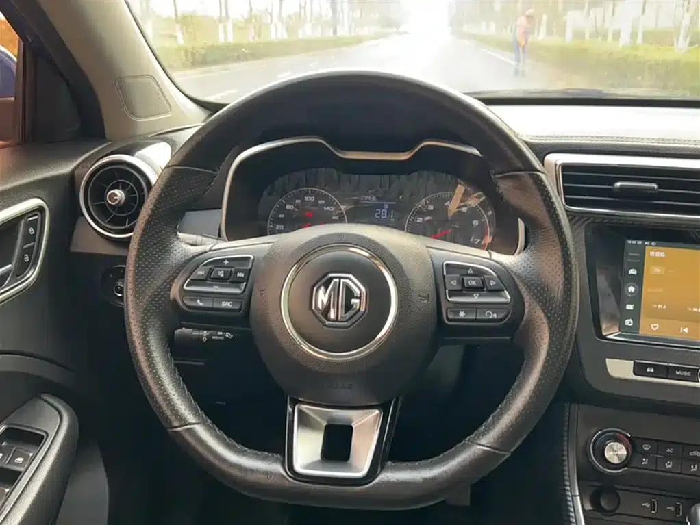 MG ZS 2017 1.5L Automatic Internet Edition — миниатюра 6