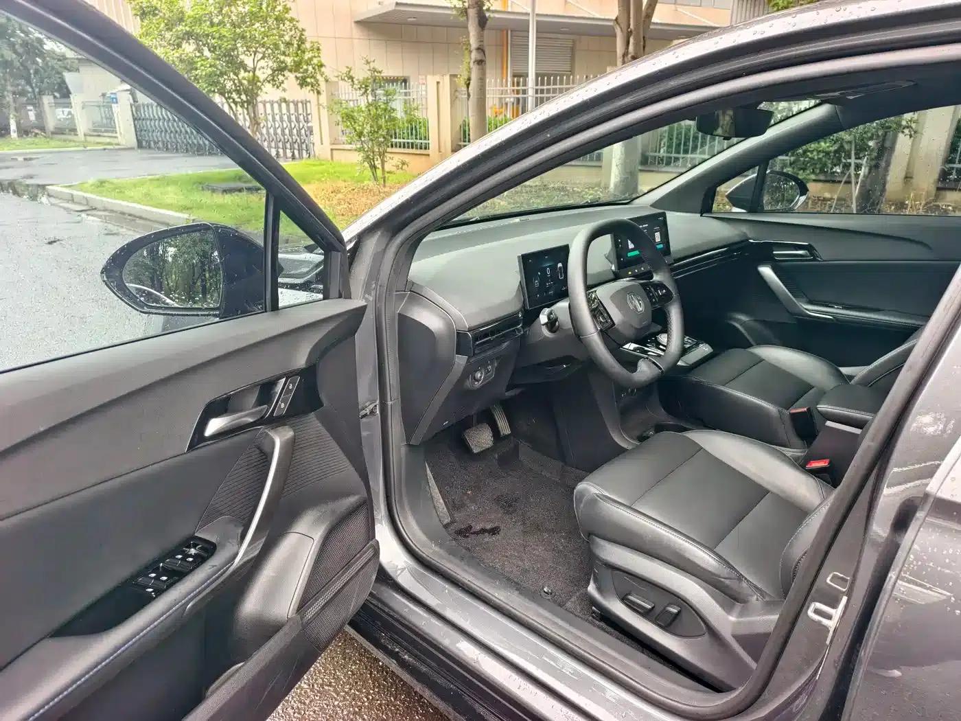 MG4 2022 520km Flagship Edition — миниатюра 8