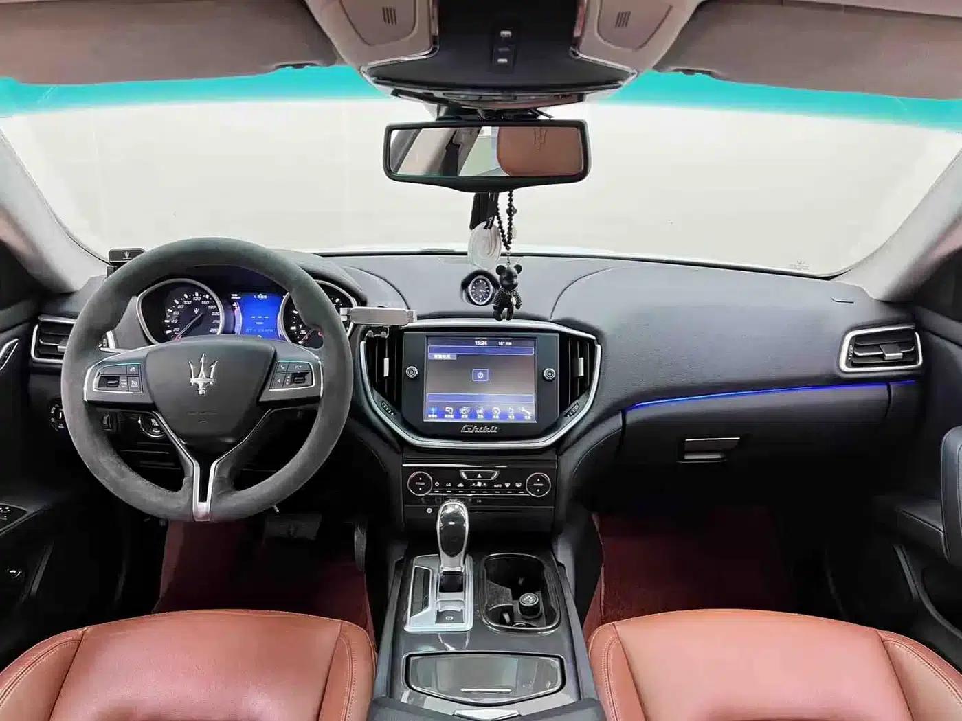 2014 Ghibli 3.0T Standard Edition — миниатюра 15