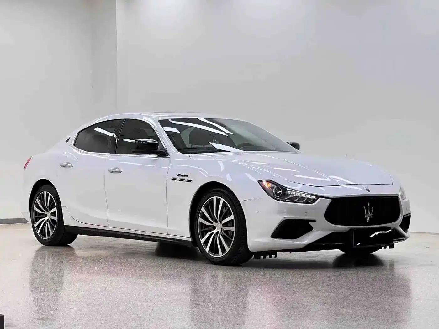 2014 Ghibli 3.0T Standard Edition — миниатюра 3