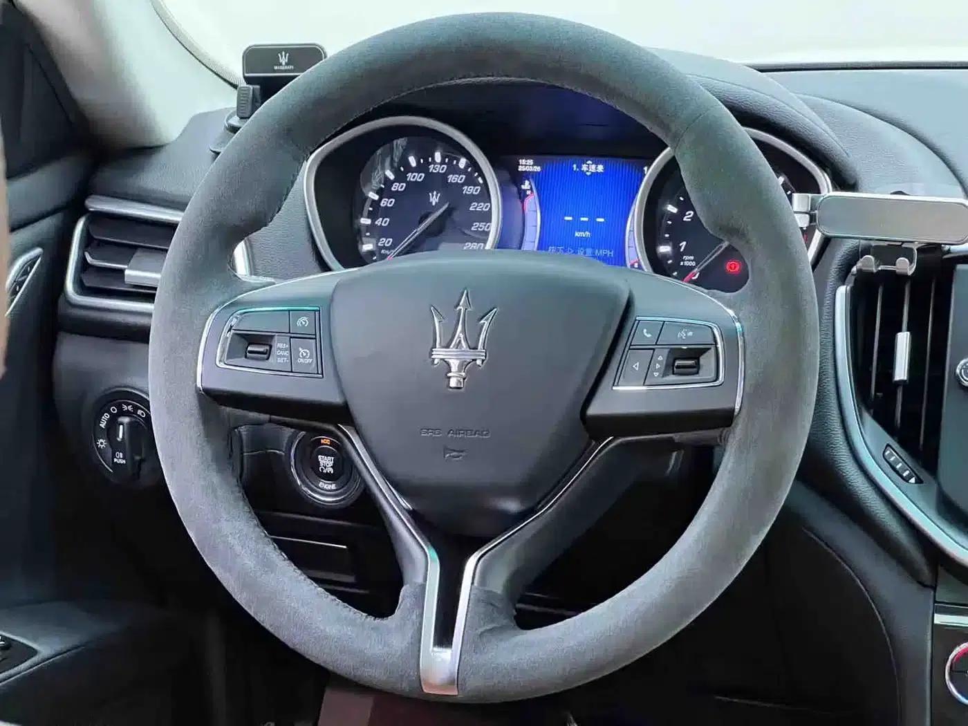 2014 Ghibli 3.0T Standard Edition — миниатюра 21