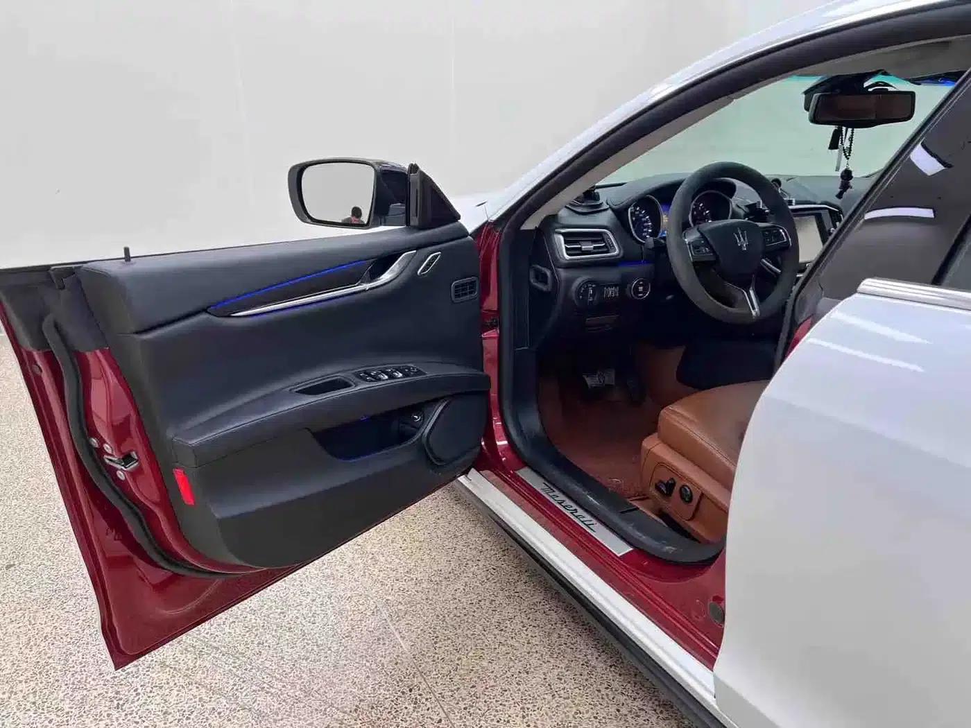 2014 Ghibli 3.0T Standard Edition — миниатюра 6