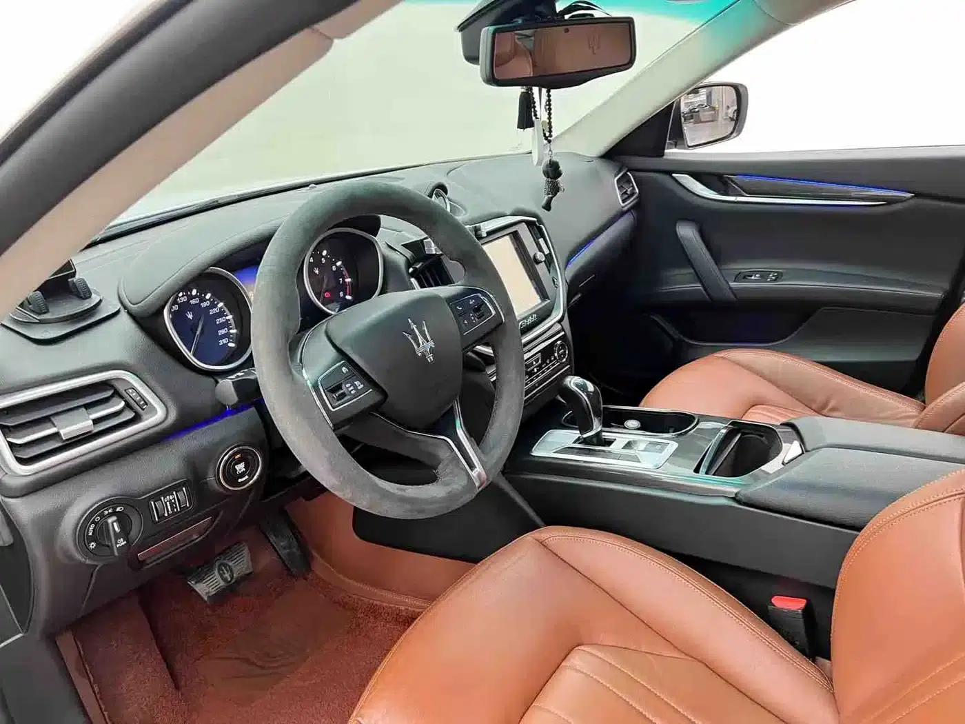 2014 Ghibli 3.0T Standard Edition — миниатюра 9
