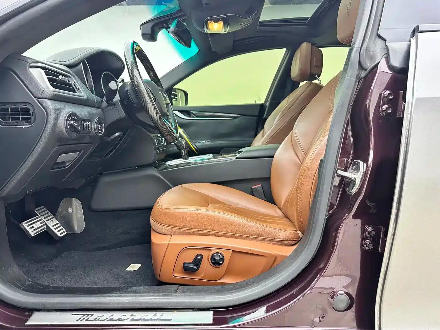 2014 Ghibli 3.0T Standard Edition — миниатюра 14