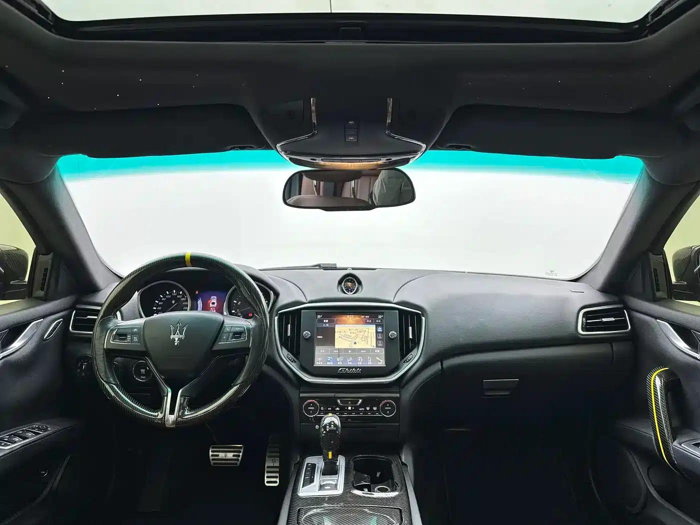 2014 Ghibli 3.0T Standard Edition — миниатюра 16
