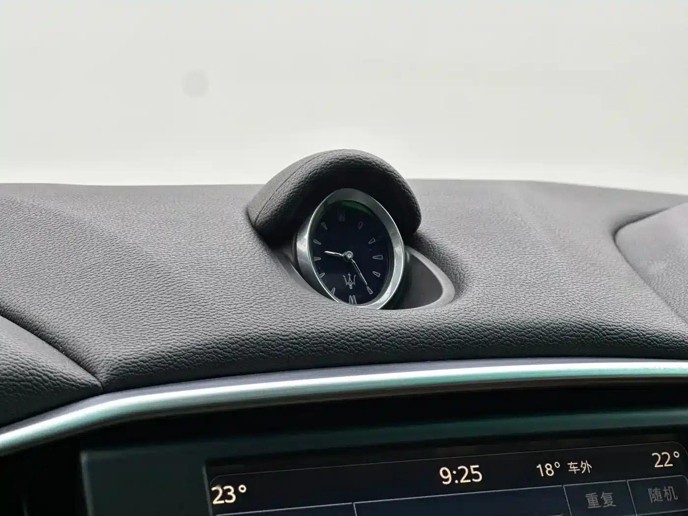 2014 Ghibli 3.0T Standard Edition — миниатюра 5