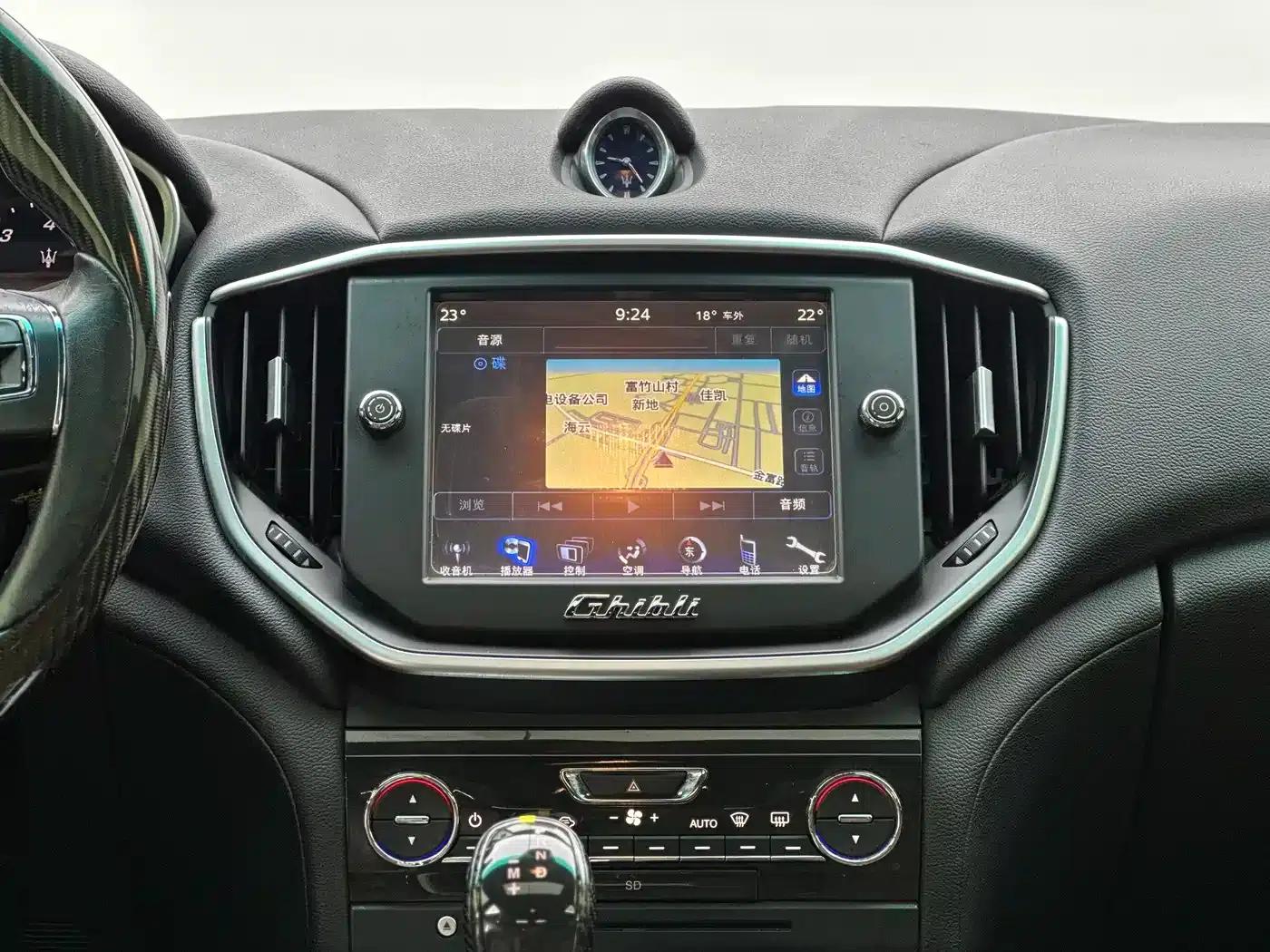 2014 Ghibli 3.0T Standard Edition — миниатюра 6