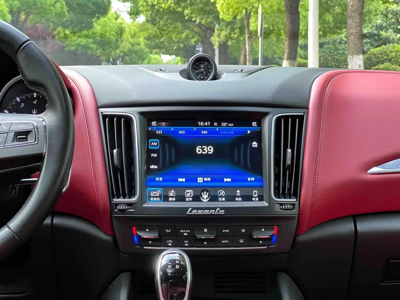 2018 Levante 3.0T Standard Edition — миниатюра 17
